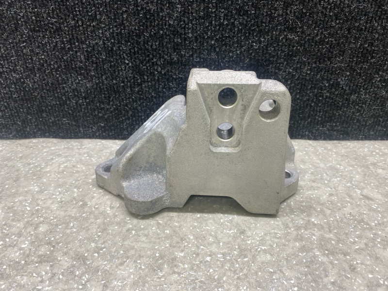 Кронштейн КПП HYUNDAI ELANTRA AD 16- 2016 2.0 G4NH 45211-2F310 Б/У