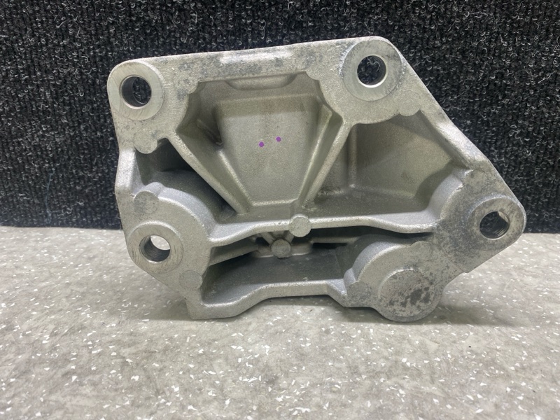 Кронштейн КПП ELANTRA AD 16- 2016 2.0 G4NH