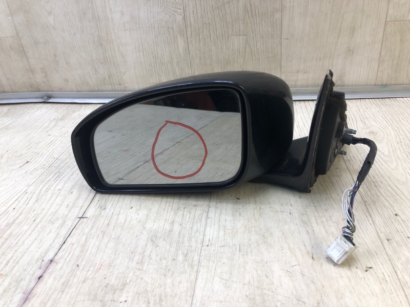 Зеркало левое M35/M45 04-10 Зеркало левое M35/M45 04-10