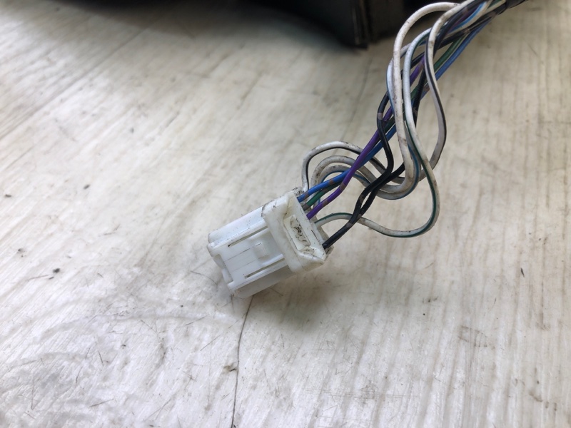 Зеркало левое M35/M45 04-10 Зеркало левое M35/M45 04-10