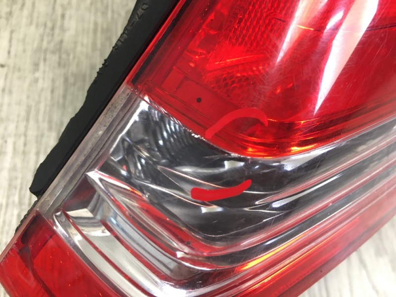 Фонарь наружный правый AVALON 05-12