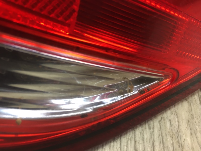 Фонарь наружный правый AVALON 05-12