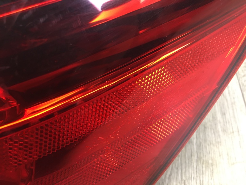 Фонарь наружный правый AVALON 05-12