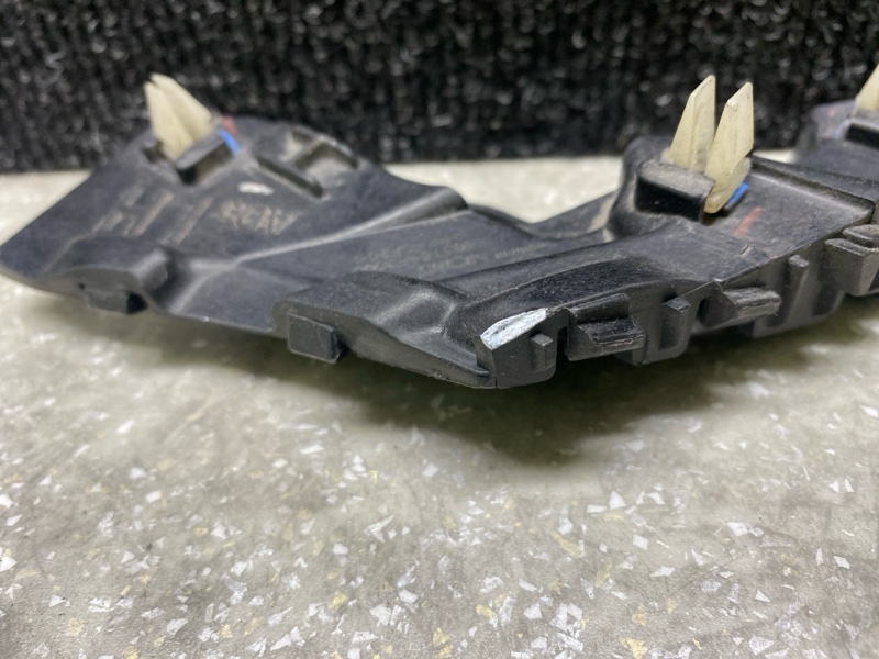 Кронштейн переднего бампера передний левый ELANTRA AD 16- 2016 2.0 G4NH