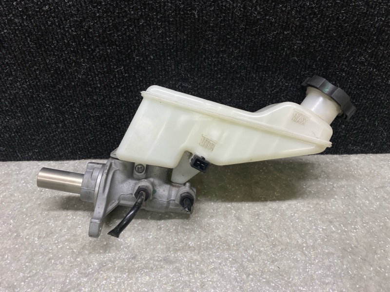 Главный тормозной цилиндр HYUNDAI ELANTRA AD 16- 2016 2.0 G4NH 58510-F2400 Б/У