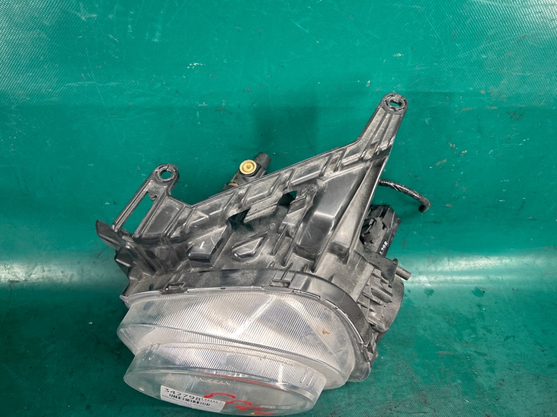 Фара левая JUKE 10-19 2013 1.6 MR16DDT Фара левая JUKE 10-19 2013 1.6 MR16DDT