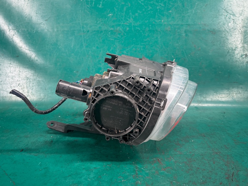 Фара левая NISSAN JUKE 10-19 1.6 MR16DDT Фара левая NISSAN JUKE 10-19 1.6 MR16DDT