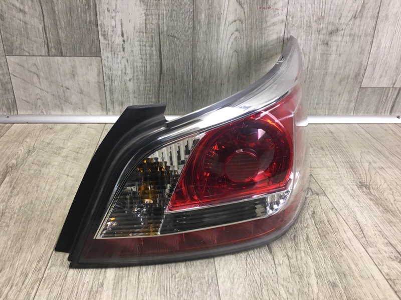 Фонарь наружный правый ALTIMA L33 12-18 L32