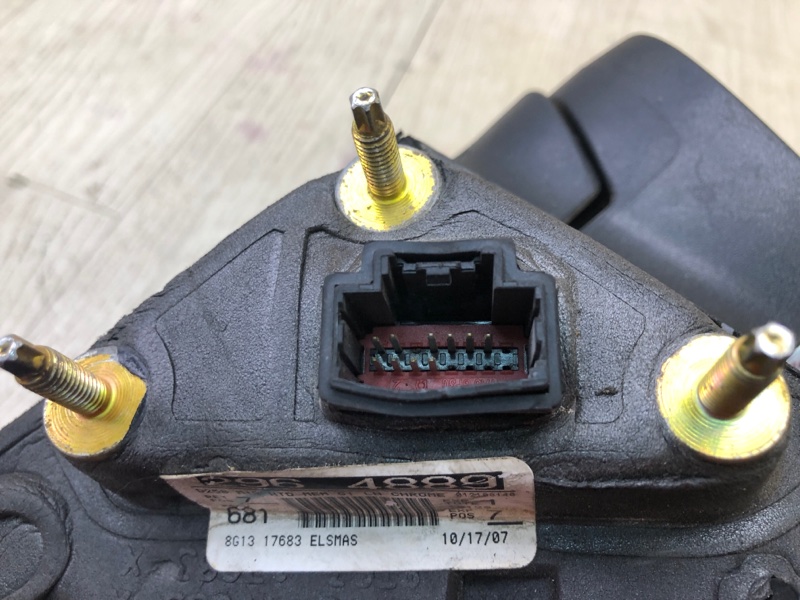 Зеркало левое TAURUS 07-09