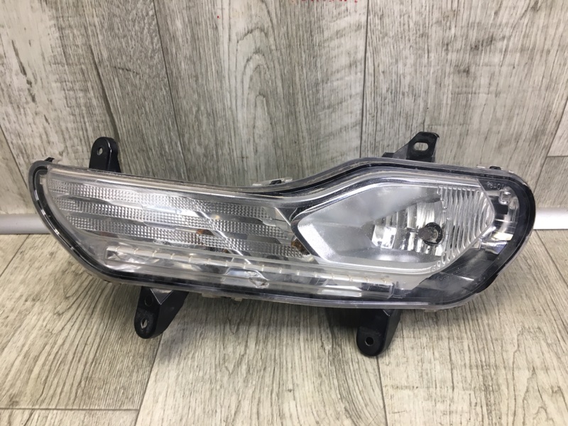 Запчасть противотуманная фара левая FORD ESCAPE 12-19 CJ5Z-13201-C Б/У Противотуманная фара левая FORD ESCAPE 12-19 CJ5Z-13201-C Б/У