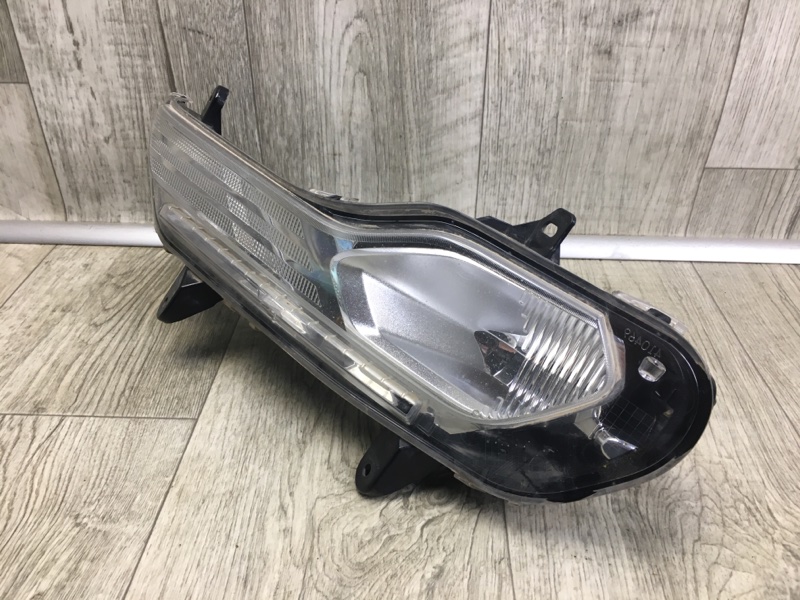 Противотуманная фара левая FORD ESCAPE 12-19 Противотуманная фара левая FORD ESCAPE 12-19