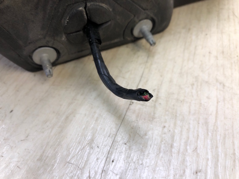 Зеркало левое 200 14-16