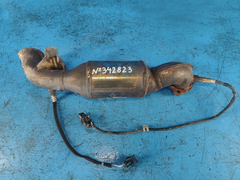 Запчасть катализатор MINI COOPER S R56 06-14 2009 N14B16A 18-30-7-558-755 Б/У Катализатор MINI COOPER S R56 06-14 2009 N14B16A 18-30-7-558-755 Б/У