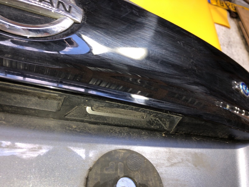 Крышка багажника LEAF 18-