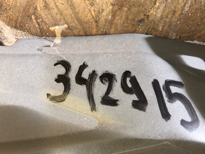 Петля капота левая LEAF 18-