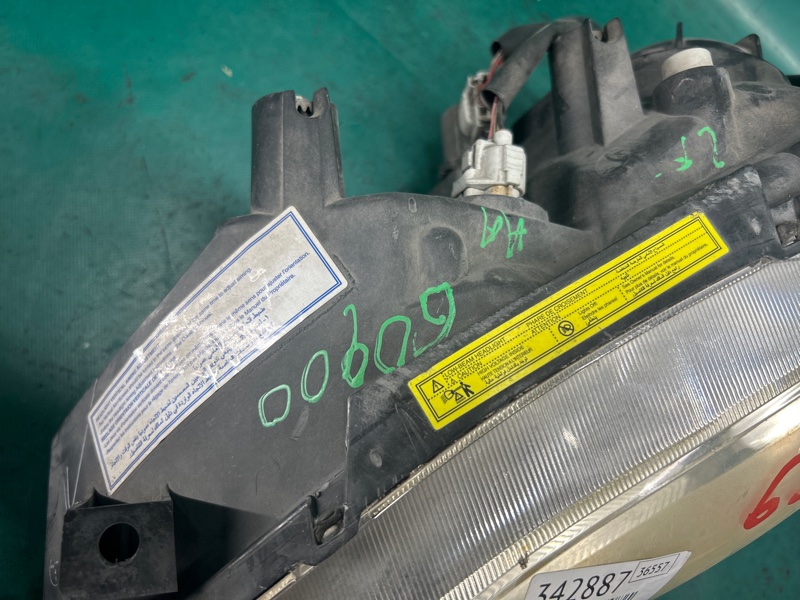 Фара левая AVALON 05-12 2006 3.5 2GR-FE Фара левая AVALON 05-12 2006 3.5 2GR-FE