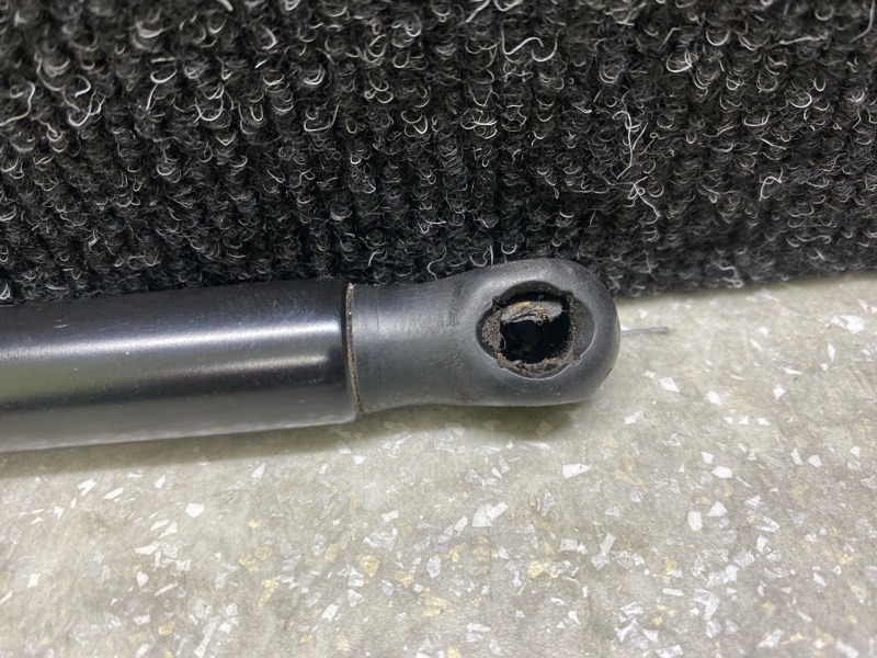 Амортизатор крышки багажника правый SANTA FE (DM) 12-18 2013 2.0 G4KH