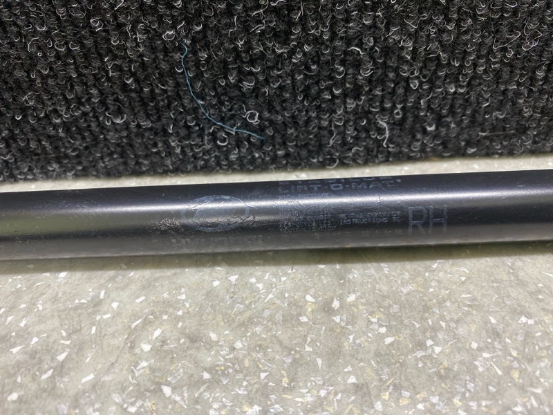 Амортизатор крышки багажника правый SANTA FE (DM) 12-18 2013 2.0 G4KH