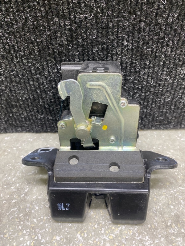 Замок крышки багажника SANTA FE (DM) 12-18 2013 2.0 G4KH