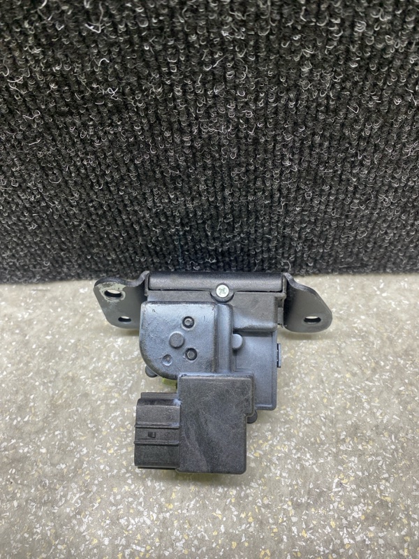 Замок крышки багажника SANTA FE (DM) 12-18 2013 2.0 G4KH