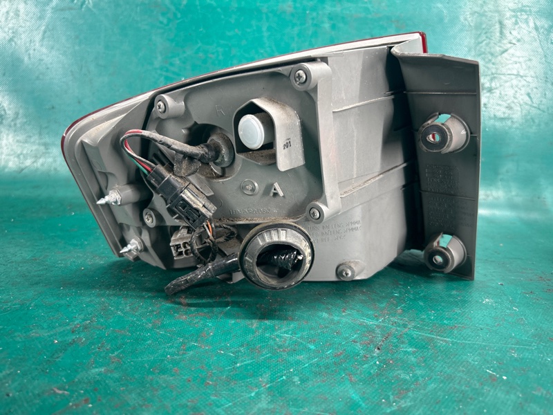 Фонарь наружный правый MDX (YD2) 06-13 2008 3.7 J37A1 Фонарь наружный правый MDX (YD2) 06-13 2008 3.7 J37A1