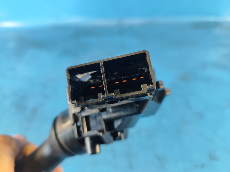 Подрулевой переключатель правый LEXUS CT200 11-17 1.8 2ZRFXE