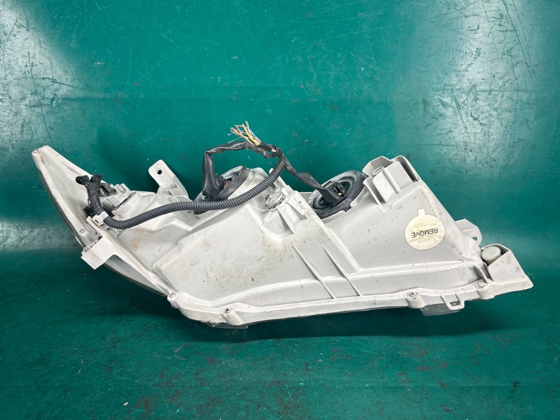 Фара левая CAMRY 40 06-11 2008 2.4 2AZFE