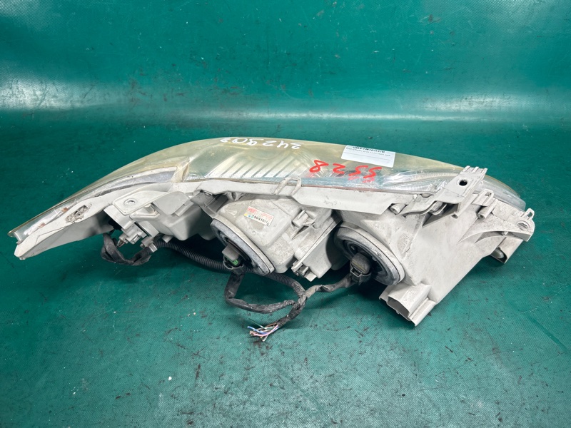 Фара левая TOYOTA CAMRY 40 06-11 2.4 2AZFE