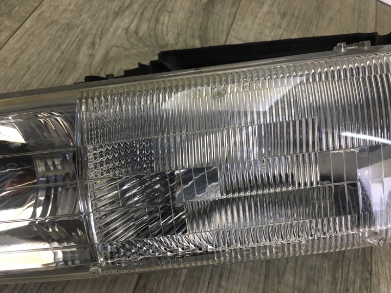 Фара левая SUBURBAN 00-06