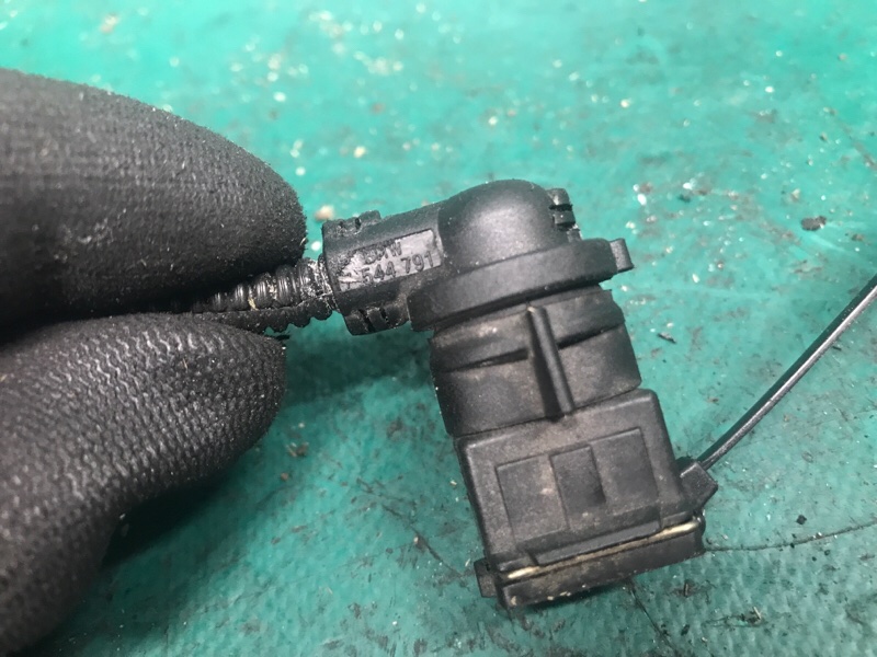 Проводка подкапотная I3 (I01) 13–22 2017 W20K06A