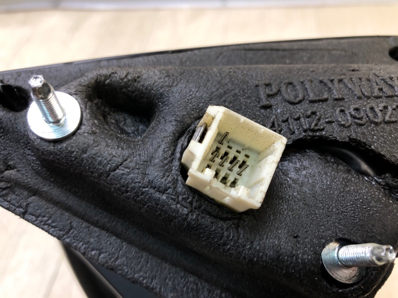 Зеркало левое 200 10-14