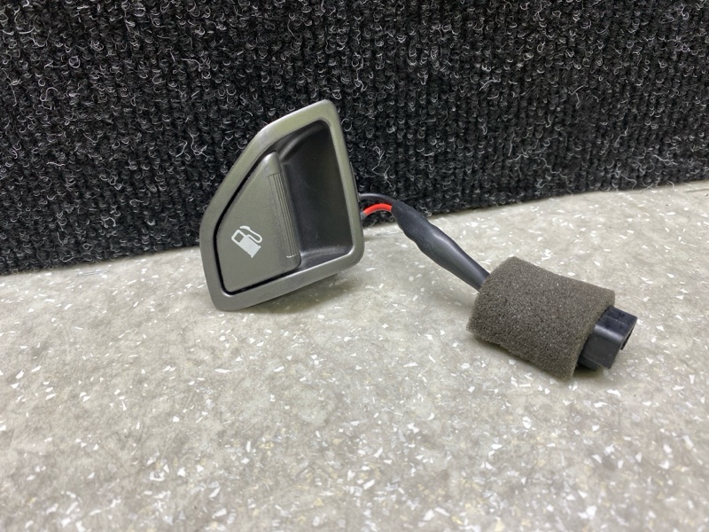 Кнопка открывания бензобака левая SANTA FE (DM) 12-18 2013 2.0 G4KH