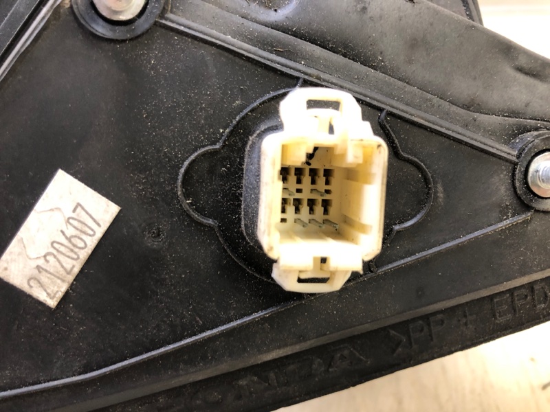 Зеркало правое CROSSTOUR 09-15 Зеркало правое CROSSTOUR 09-15