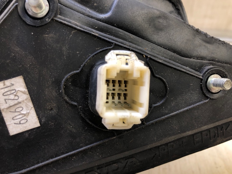 Зеркало правое CROSSTOUR 09-15 Зеркало правое CROSSTOUR 09-15