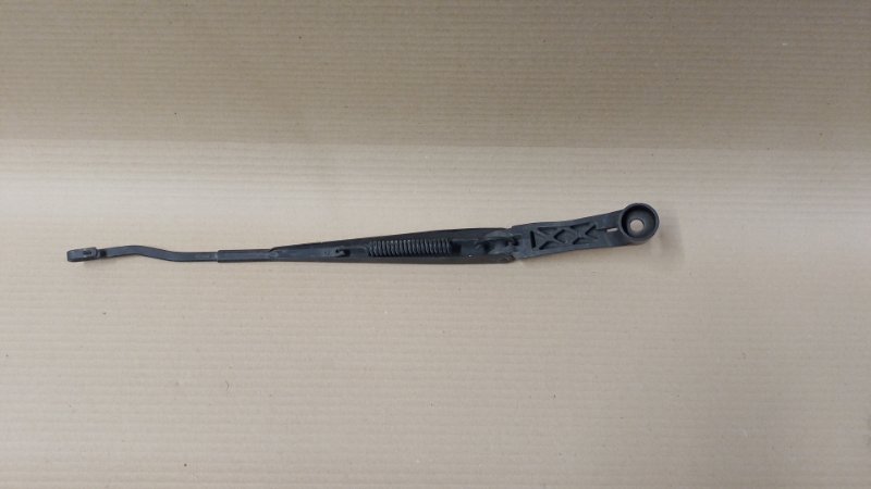 Поводок стеклоочистителя передний MITSUBISHI L200 06-14