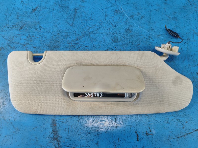 Запчасть козырек солнцезащитный правый DODGE GRAND CARAVAN 08- 2013 3.6 ERB 1JE921DAAA Б/У Козырек солнцезащитный правый DODGE GRAND CARAVAN 08- 2013 3.6 ERB 1JE921DAAA Б/У