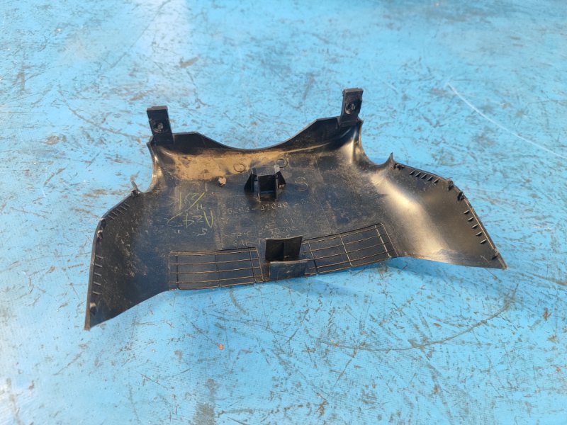 Кожух рулевой колонки PRIUS - 30 09-17