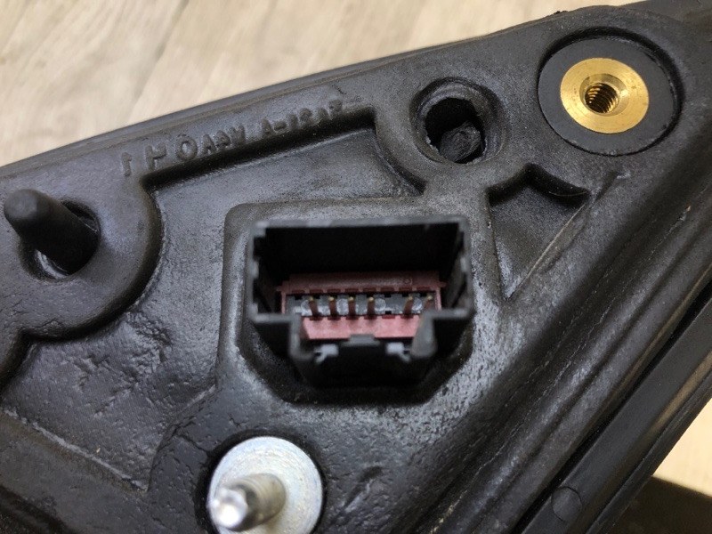 Зеркало левое TAURUS 10-19