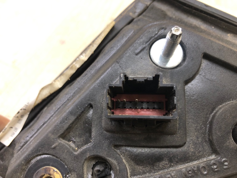 Зеркало левое TAURUS 10-19