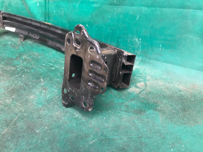 Усилитель переднего бампера ELANTRA AD 16- 2016 2.0 G4NH