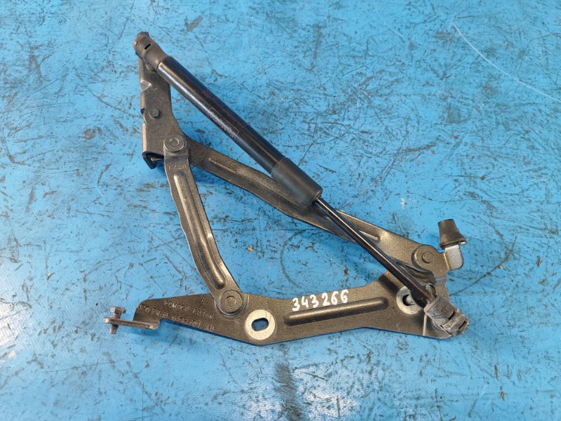 Петля крышки багажника левая FORD MUSTANG 15- FR3B6342701AD Б/У