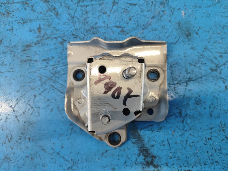 Кронштейн усилителя заднего бампера правый HS250H (ANF10) 09-12 2009 2.4 2AZFXE