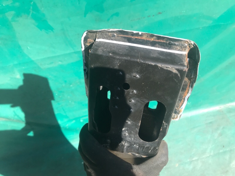 Усилитель переднего бампера CAMRY 40 06-11 2008 2.4 2AZFE