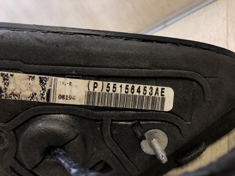 Зеркало левое GRAND CHEROKEE 04-10 Зеркало левое GRAND CHEROKEE 04-10