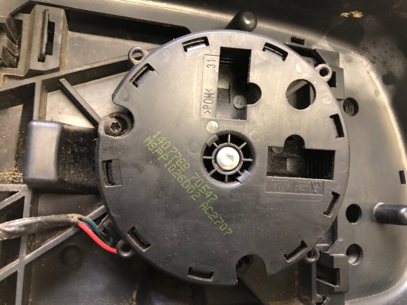 Зеркало правое GRAND CHEROKEE 04-10 Зеркало правое GRAND CHEROKEE 04-10