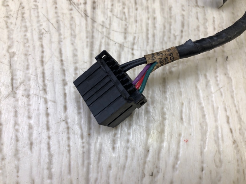 Зеркало правое GRAND CHEROKEE 04-10 Зеркало правое GRAND CHEROKEE 04-10