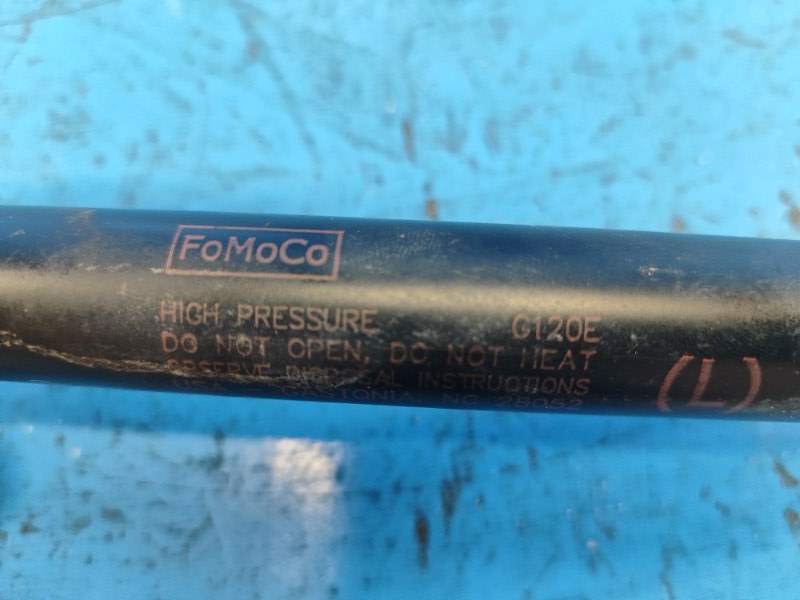 Амортизатор крышки багажника левый ESCAPE 12-19 2017 T15HDTX Амортизатор крышки багажника левый ESCAPE 12-19 2017 T15HDTX