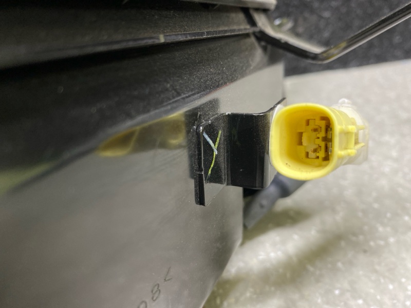 Подушка безопасности в колени левая SANTA FE (DM) 12-18 2013 2.0 G4KH