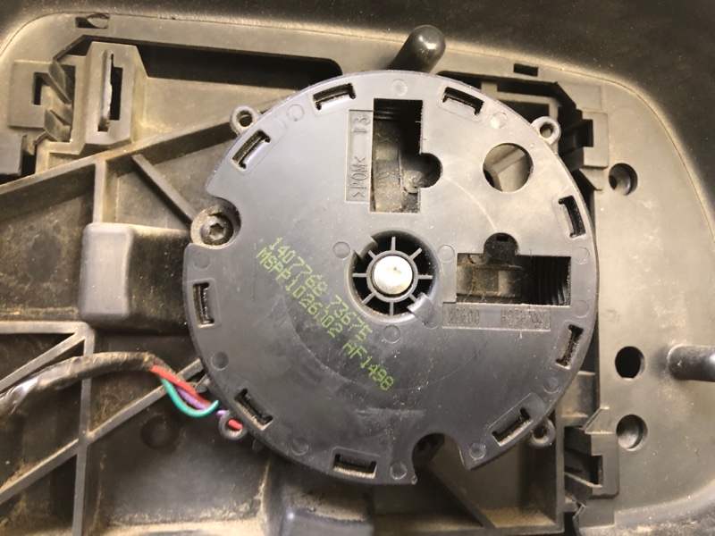 Зеркало правое GRAND CHEROKEE 04-10 Зеркало правое GRAND CHEROKEE 04-10