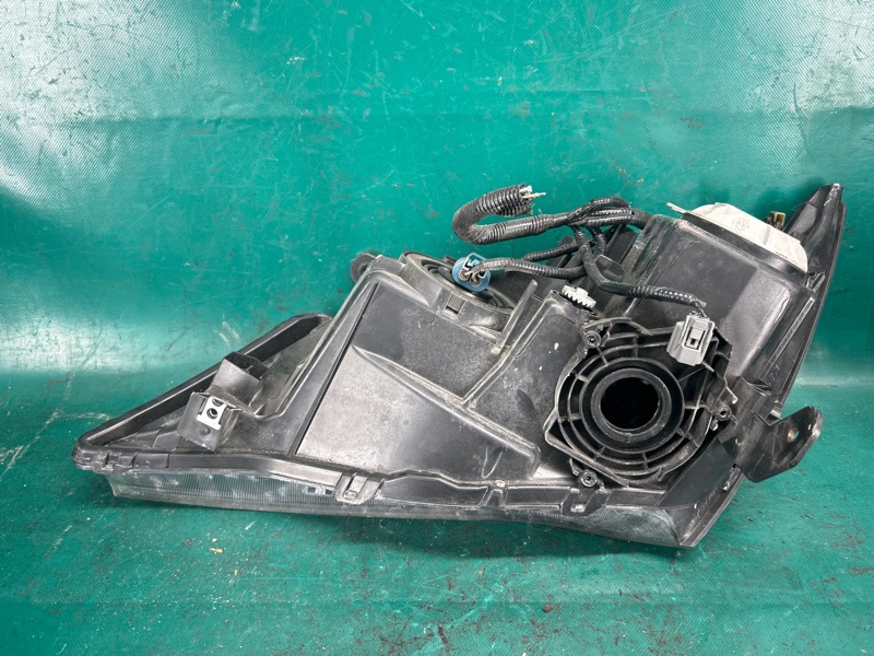 Фара правая MDX (YD2) 06-13 2012 3.7 J37A1 Фара правая MDX (YD2) 06-13 2012 3.7 J37A1